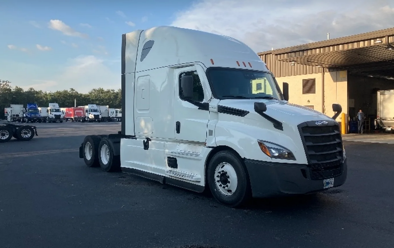 Screenshot 2025-08-31 at 10-57-32 2020 Freightliner T12664ST Sleeper Tractor